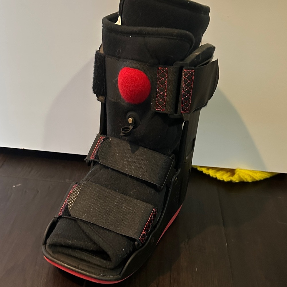 Walking Boot - Picture 2 of 4